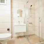Apartman Stunning 3br 3bathroom 3ac Near Metro D5 *