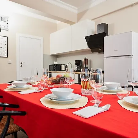 Apartman Stunning 3br 3bathroom 3ac Near Metro D5 *