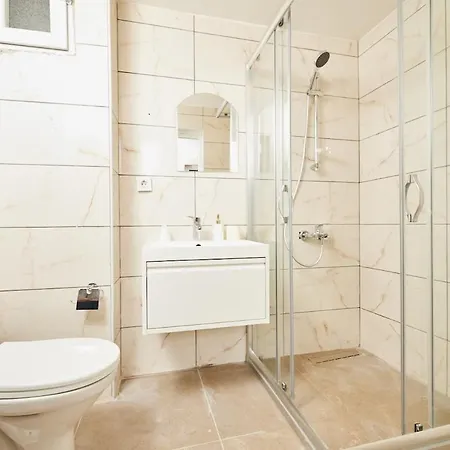 شقة Stunning 3br 3bathroom 3ac Near Metro D5 *
