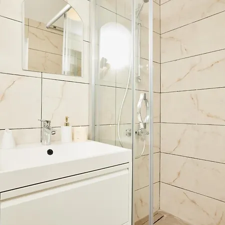 Stunning 3br 3bathroom 3ac Near Metro D5