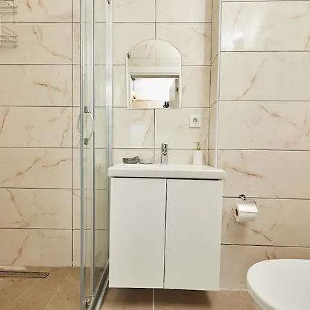 Stunning 3br 3bathroom 3ac Near Metro D5 イスタンブール